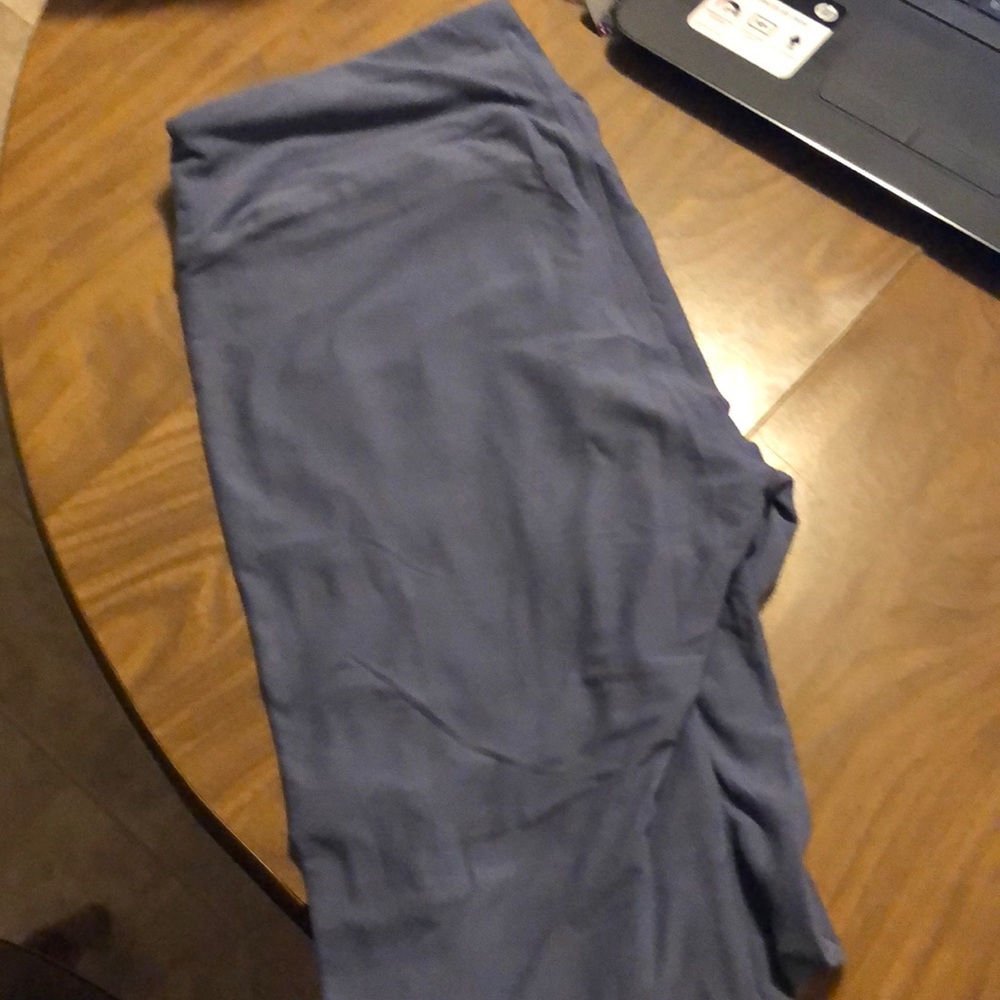 TC Lularoe leggings.